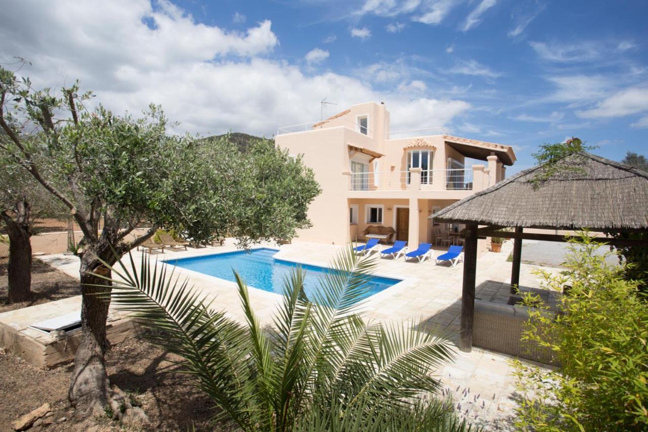 Villa Tom Is Near To Playa Den Bossa Sant Jordi de ses Salines Exterior foto
